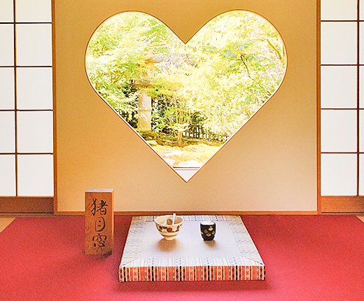 猪目窓（いのめまど）